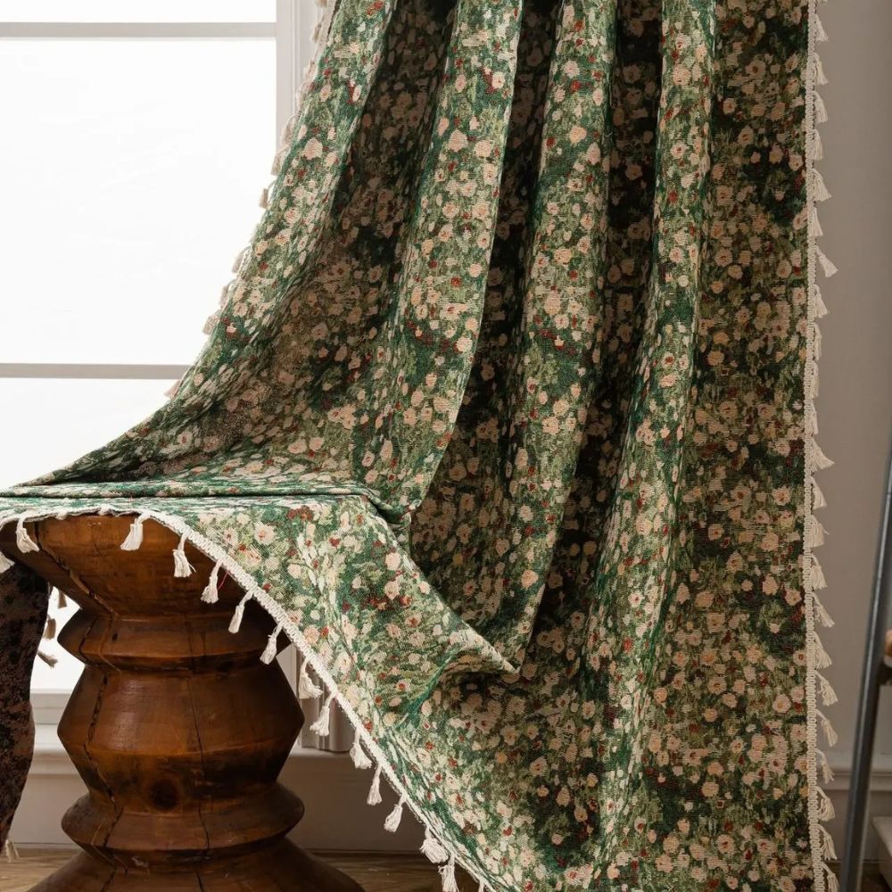 FleurNoveau: Curtain in Vintage Floral Pattern with Tassels – Romantic & Decorative for Living Room & Bedroom