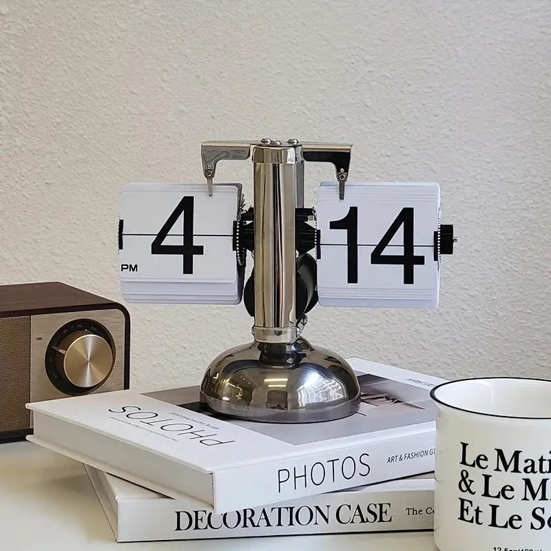 Flip Clock Metal PVC ABS Battery Operated, Modern Functionality