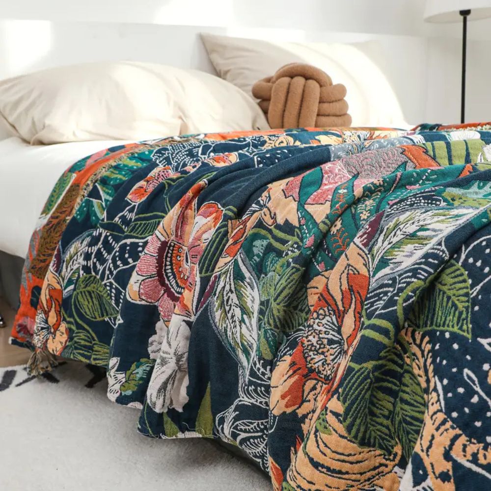 FloraSoleil: Cotton blankets in tropical flower pattern with jacquard weaving & reversible structure – for sofa & bedroom