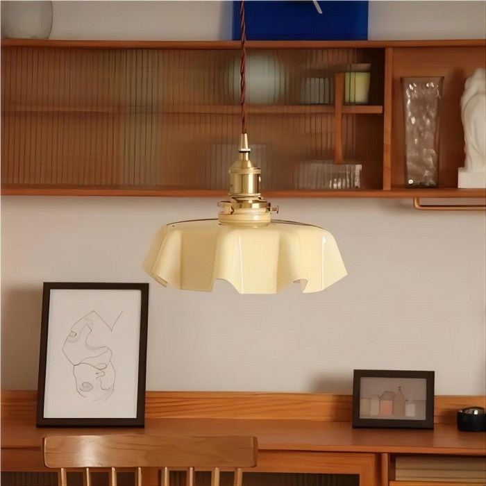Florabelle: Pendant Light Made of Glass & Brass in Cream Flower Shape – for Vintage Living Spaces