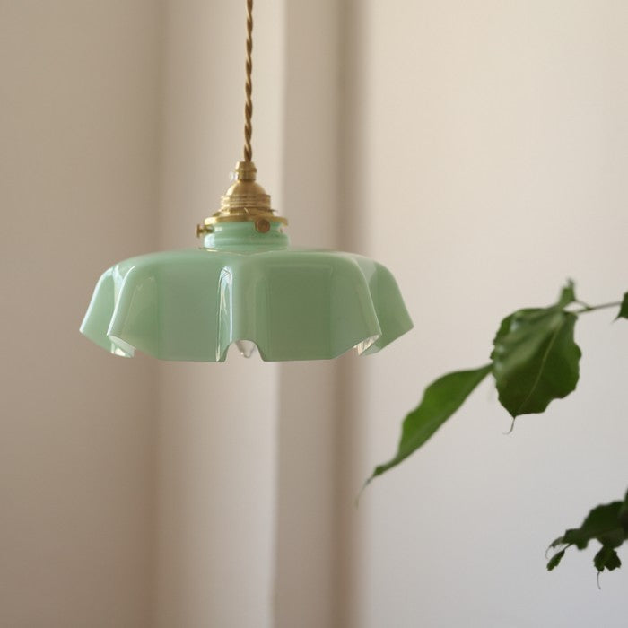Florabelle: Pendant Light Made of Glass & Brass in Cream Flower Shape – for Vintage Living Spaces