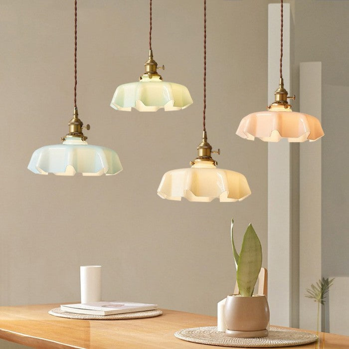 Florabelle: Pendant Light Made of Glass & Brass in Cream Flower Shape – for Vintage Living Spaces