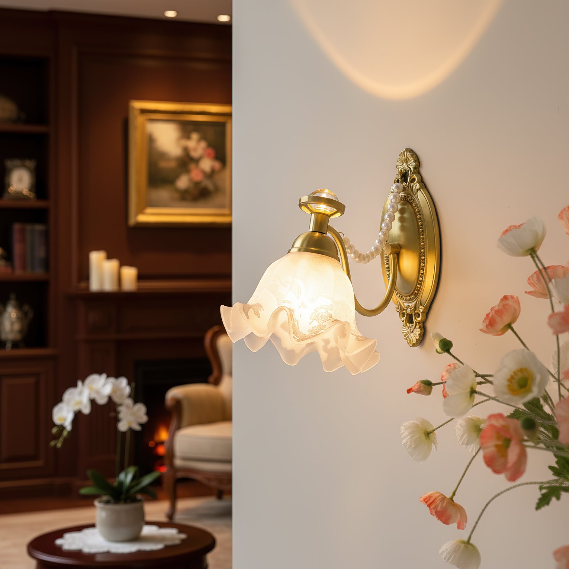 Floral Glass & Brass Wall Sconce — White Blossom