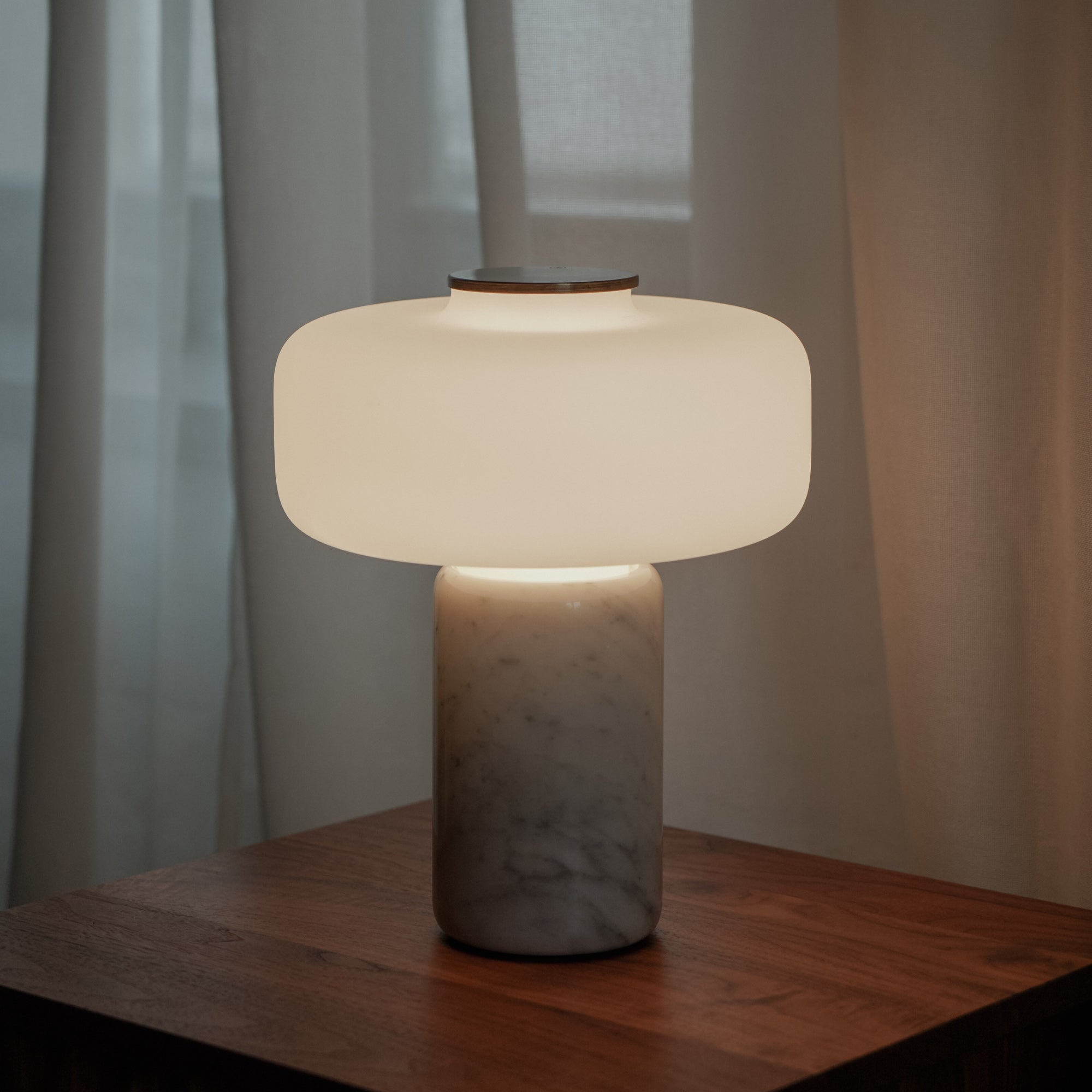 Fonte Marble Rechargeable Table Lamp