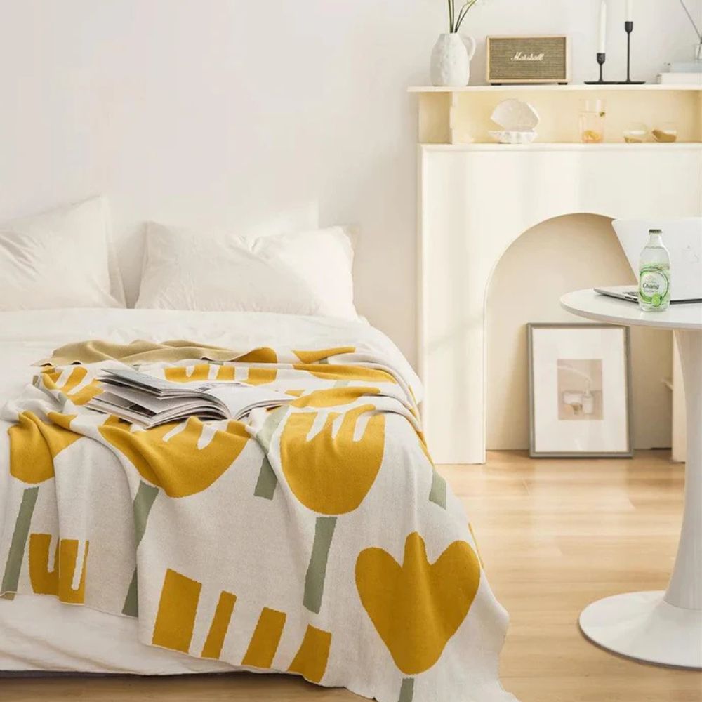 Spring Blossom: Cotton blankets made of cotton with floral knit pattern & breathable quality – for living room & bed