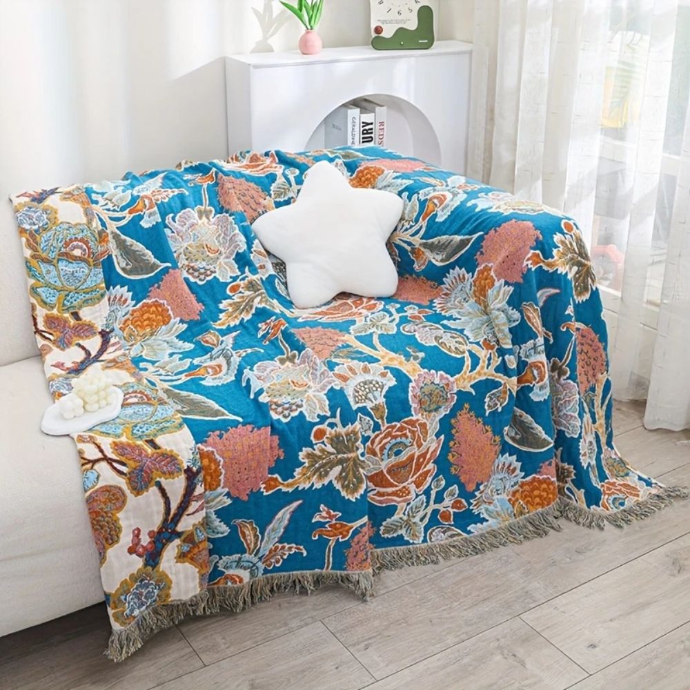 Garden Loom: Floral Cotton Blanket with Decorative Pattern & Easy-Care Material – for Bed & Couch