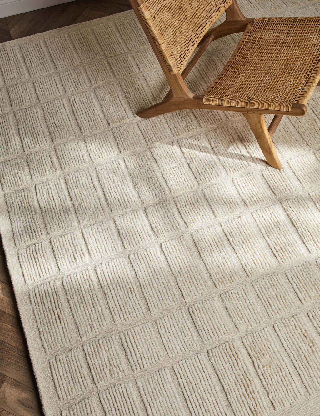 Gello Wool Rug | Hand-Tufted, Modern Design