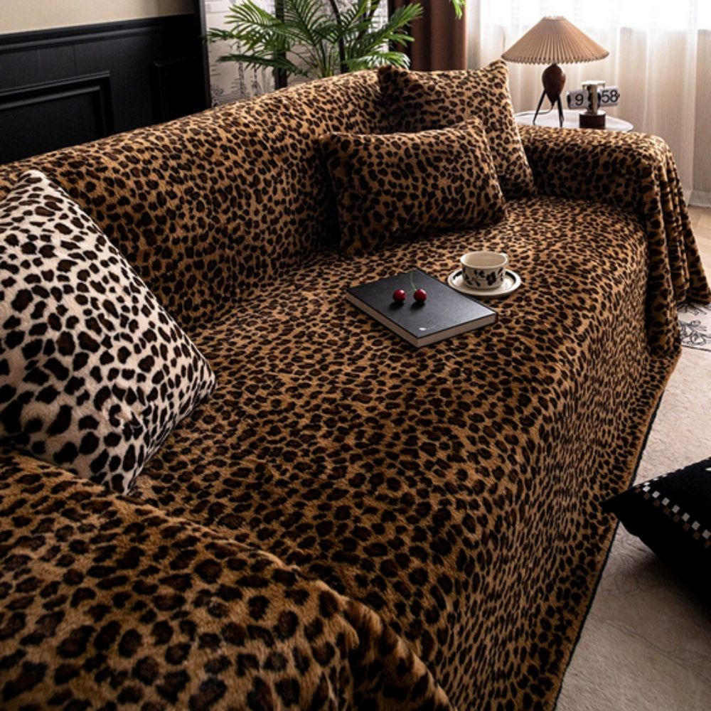 CozyLeopard: Sofa Cover with Leopard Pattern & Plush Texture – for Living Room & Couch