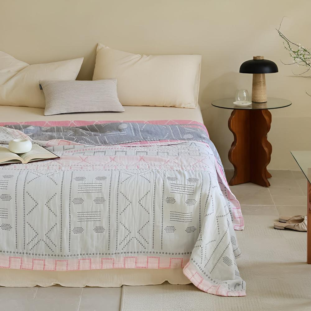 GeoSanft: Cotton blankets made from organic cotton with a modern geometric pattern & breathable structure – for sofa & bedroom