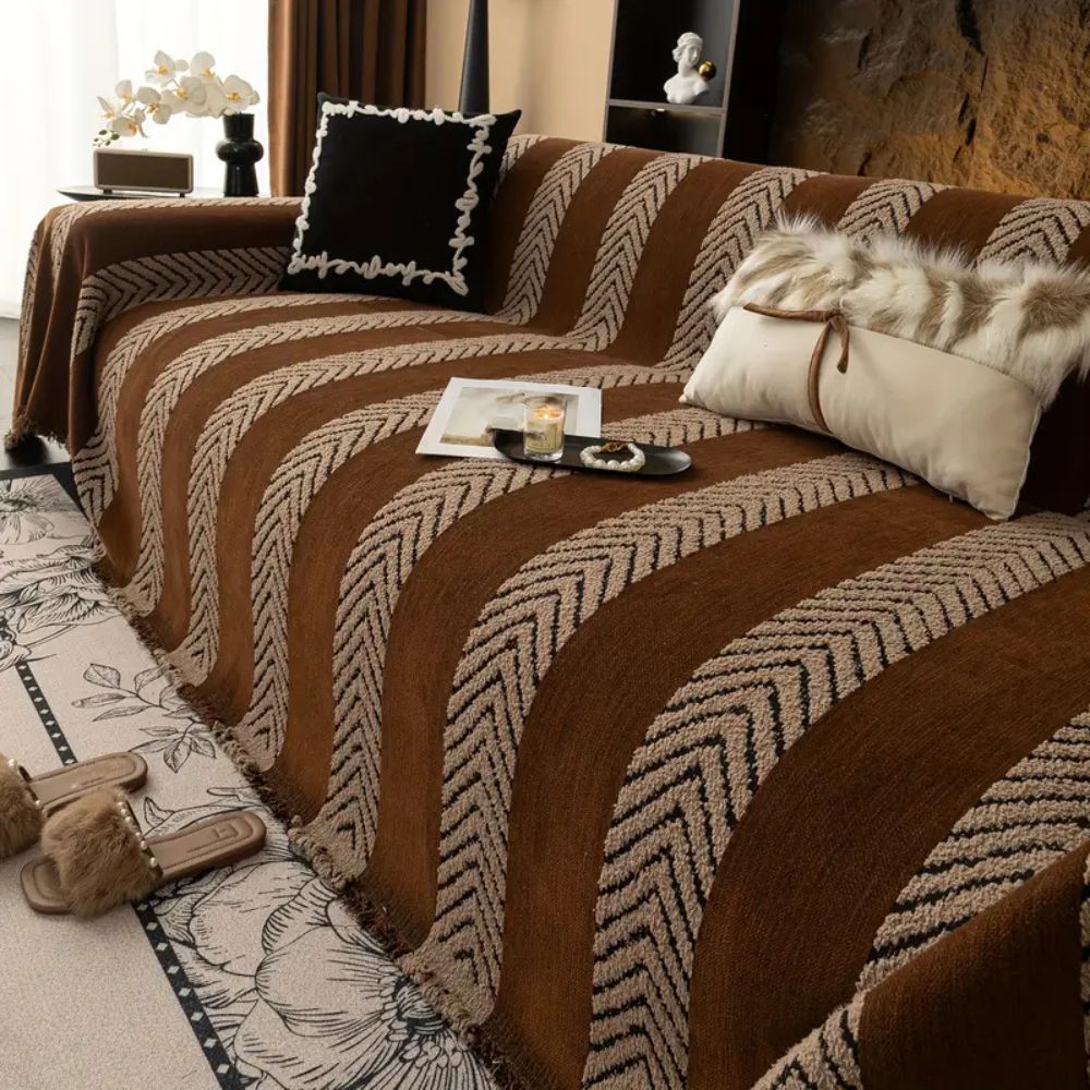 GeoWebart: Sofa Cover in Chevron Design Made of Breathable Microfiber with Geometric Pattern – for Sofa & Living Room
