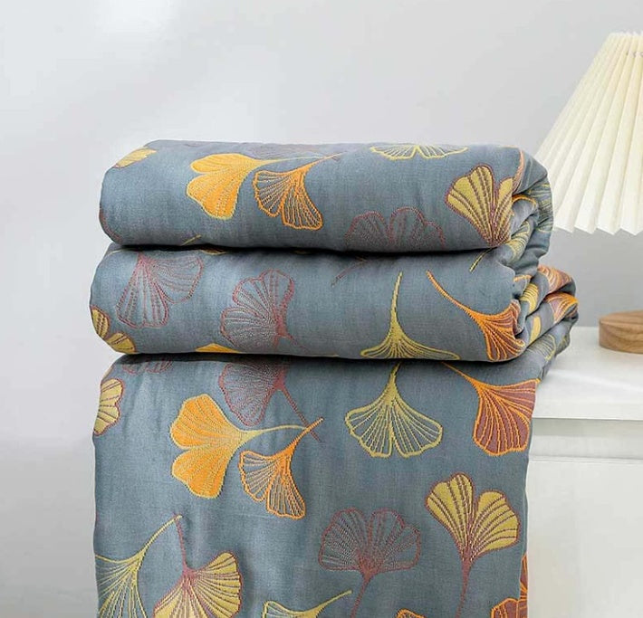 GinkLoom: Cotton blankets with floral Ginkgo design and easy-care surface – for sleeping and living areas