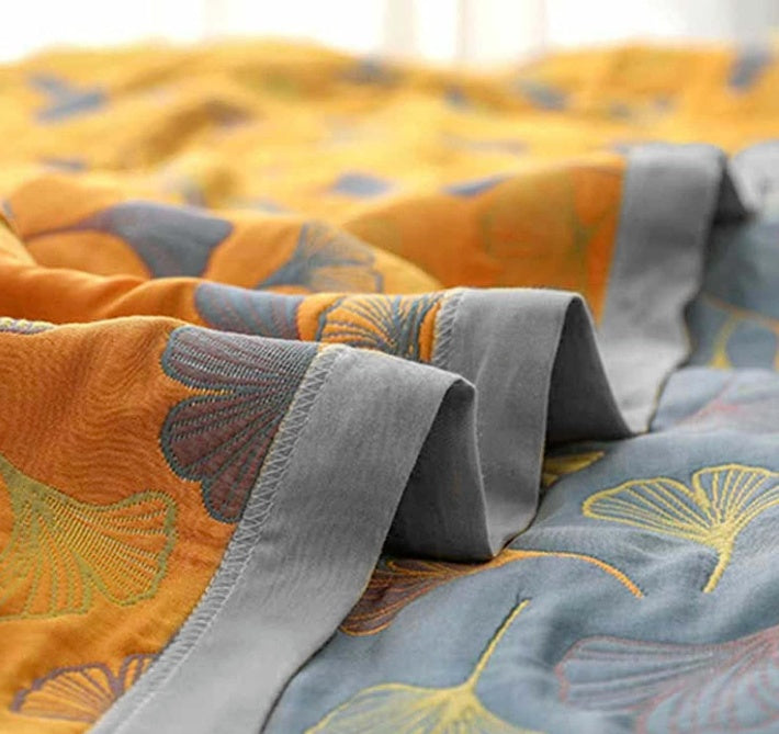 GinkLoom: Cotton blankets with floral Ginkgo design and easy-care surface – for sleeping and living areas