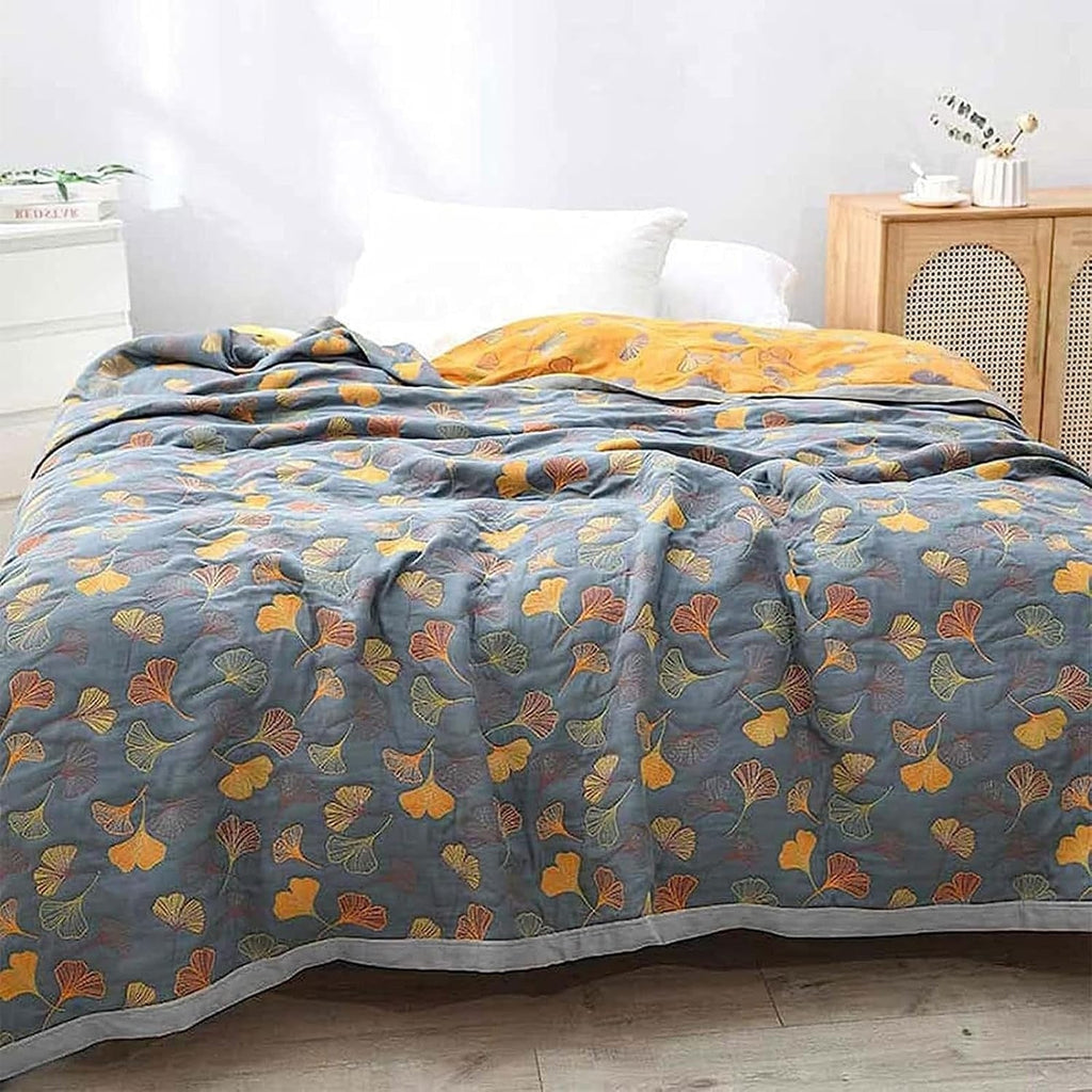 GinkLoom: Cotton blankets with floral Ginkgo design and easy-care surface – for sleeping and living areas
