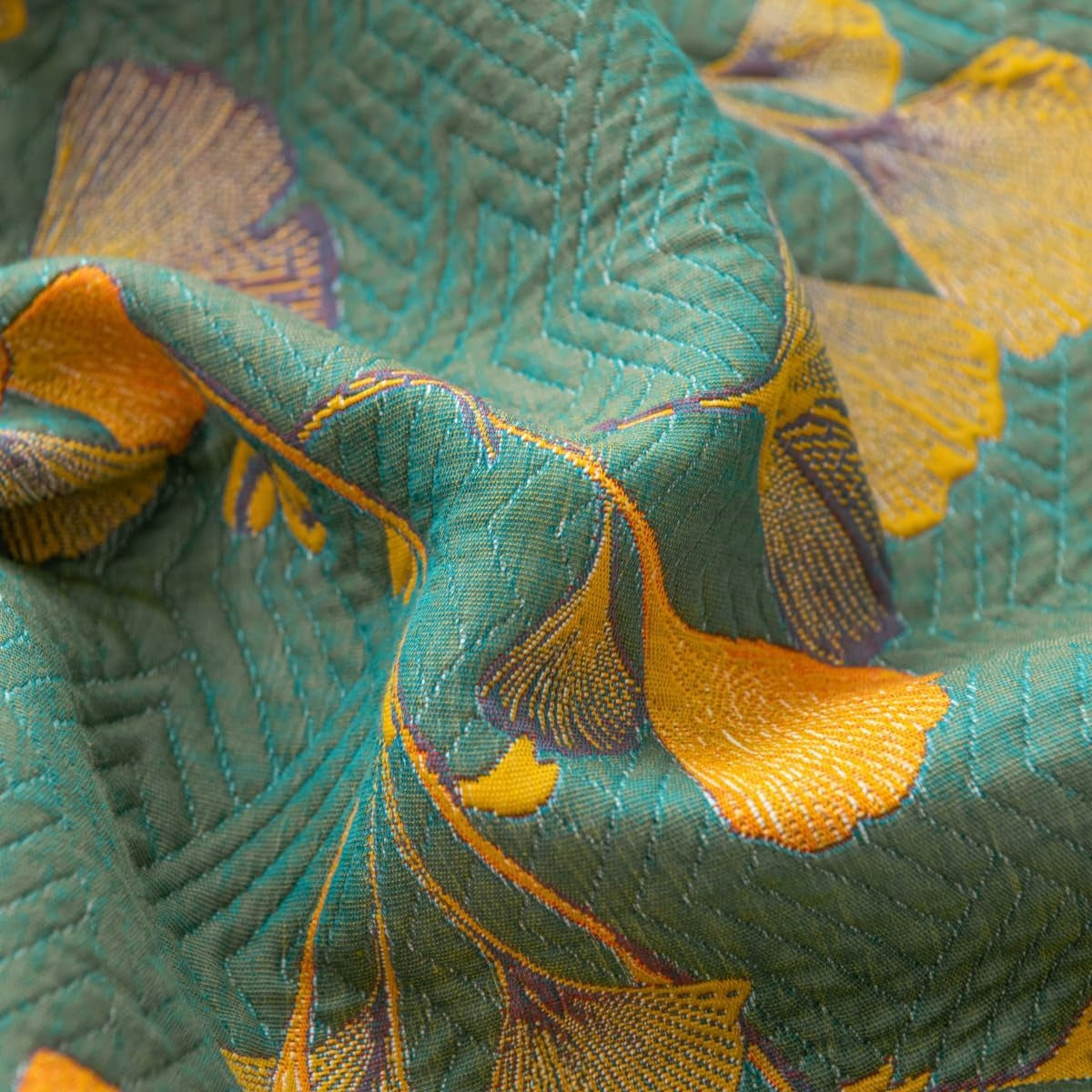 GinkLoom: Reversible Cotton Blanket with Jacquard Ginkgo Pattern & Elegant Texture – for Bedroom & Living Room