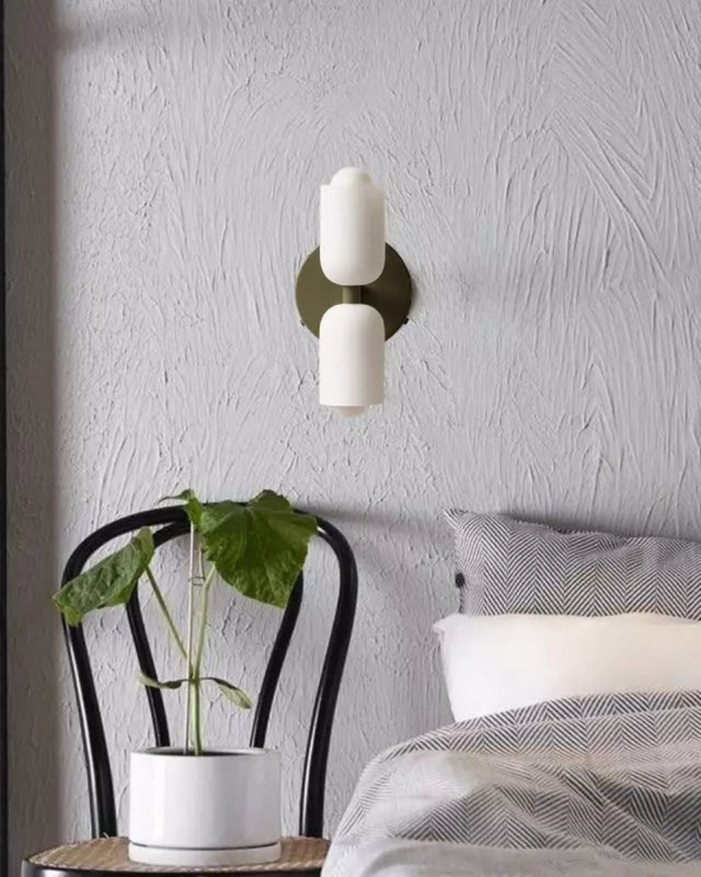 GlanzSphäre: Modern Wall Light – Double Glass Ball Light with Warm Light, Decorative for Bedroom & Living Room