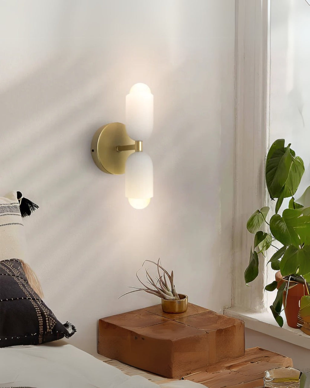 GlanzSphäre: Modern Wall Light – Double Glass Ball Light with Warm Light, Decorative for Bedroom & Living Room