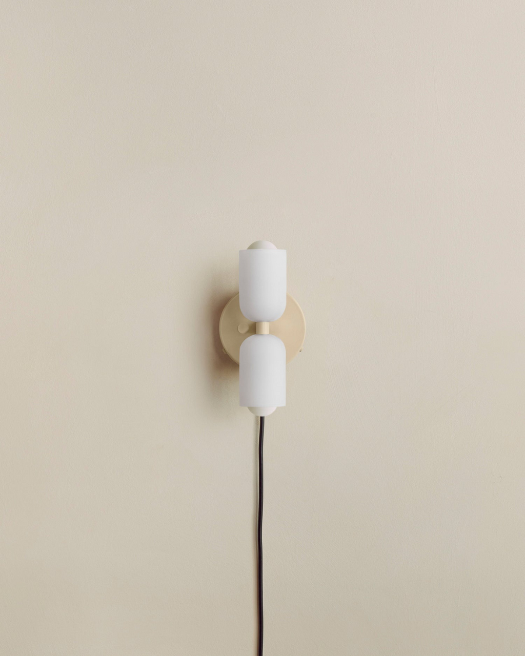 GlanzSphäre: Modern Wall Light – Double Glass Ball Light with Warm Light, Decorative for Bedroom & Living Room