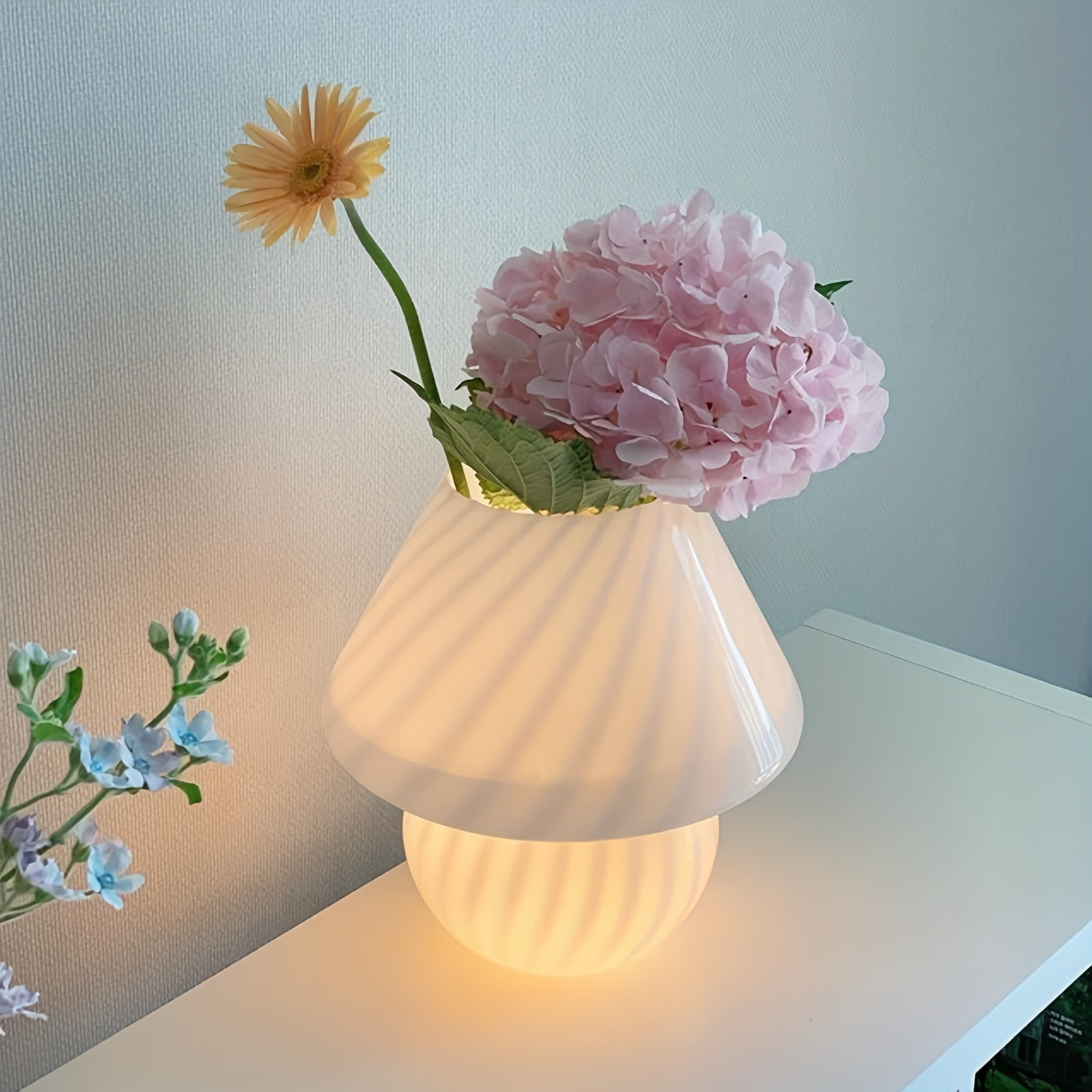 Glass Mushroom Lamp USB Powered Stepless Dimmable LED Table Light