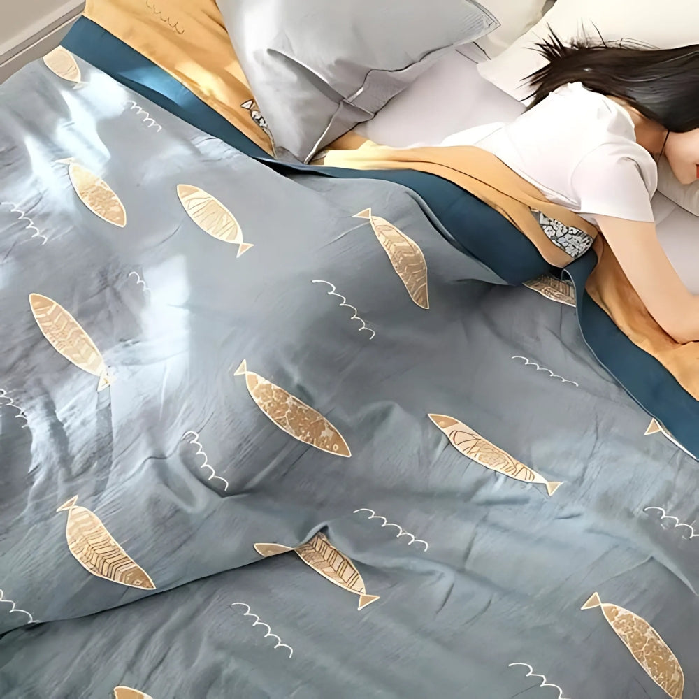 GoldenFish: Reversible Cotton Blanket with Fish Pattern & Light Texture – for Bed & Sofa