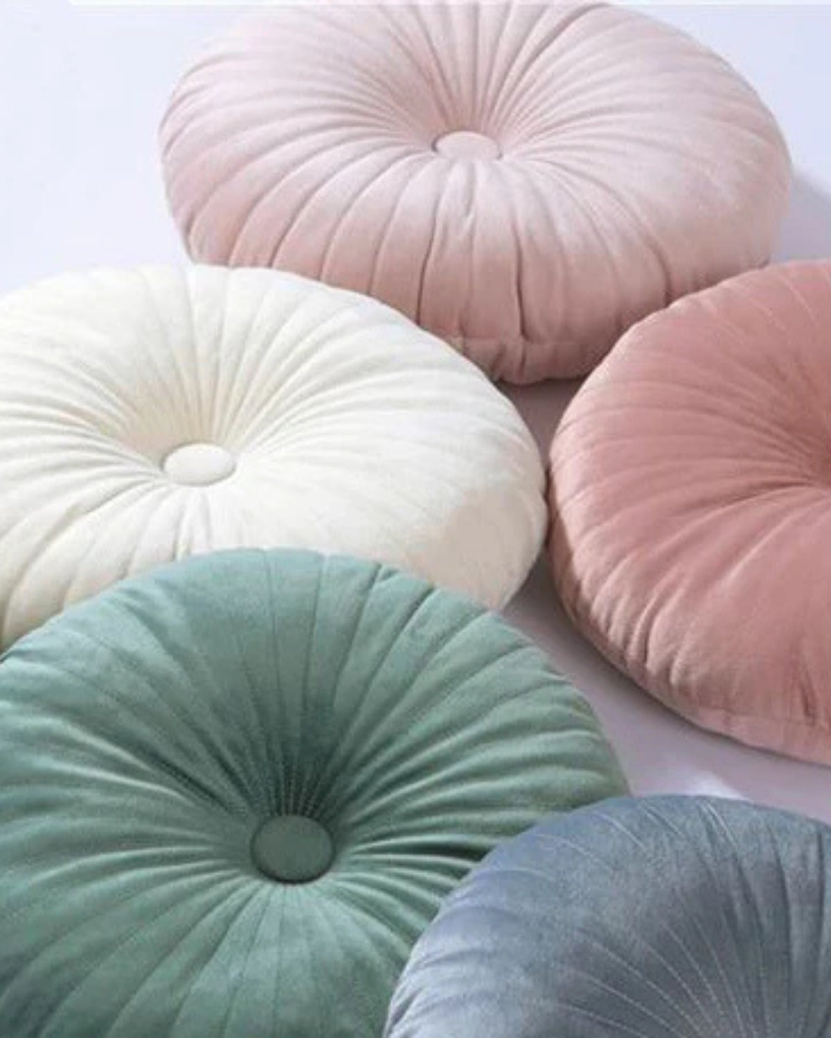 Poetica – Round Cushion in Contemporary Style
