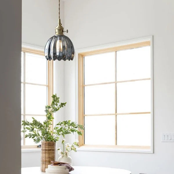 HanaLicht: Japanese Glass Pendant Lamp in Retro Flower Design – Elegant Hanging Light