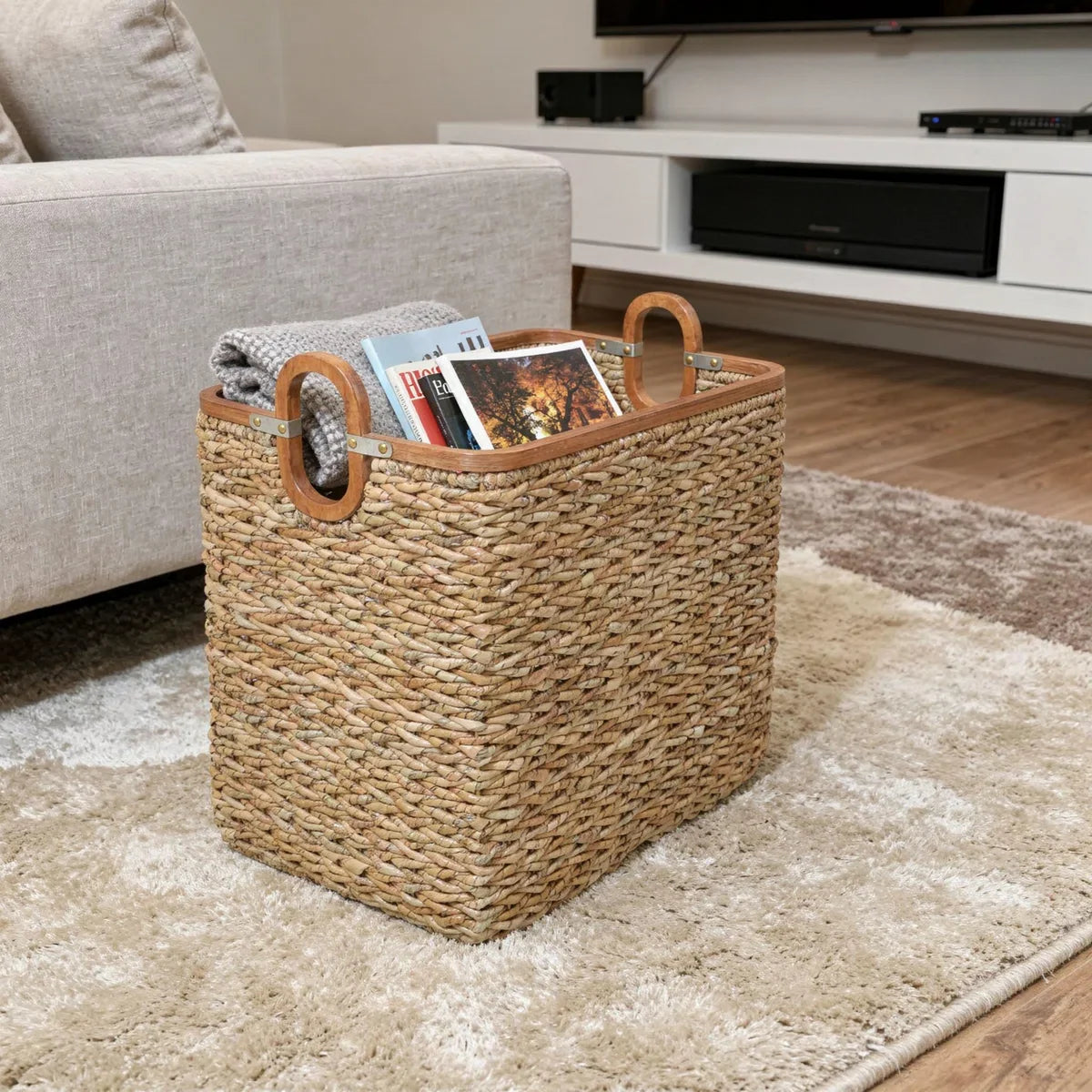 Harlow storage basket made of seagrass
