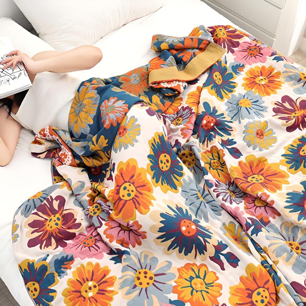 Bright Blossom: Organic Cotton Blanket with Floral Pattern & Reversible Texture – for Bed & Couch