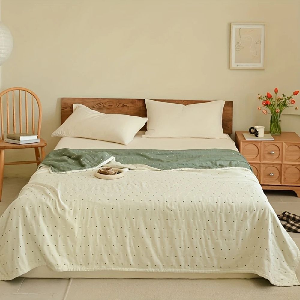 HeartStitch: Cotton blankets made of cotton gauze with a two-tone design & fine heart embroidery – for bedroom & sofa