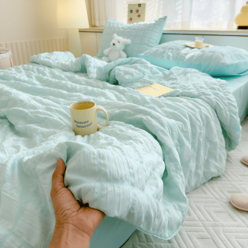 Amphora - Lightweight Breathable Summer Quilt