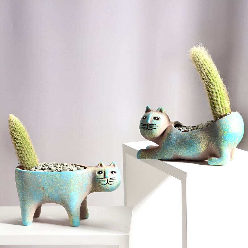 Lunavelle - Charming Clay Flowerpot with Cat Design for Plants