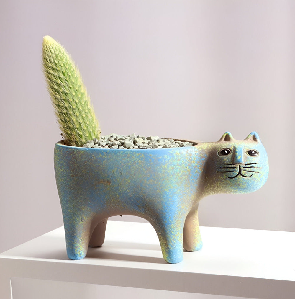 Lunavelle - Charming Clay Flowerpot with Cat Design for Plants