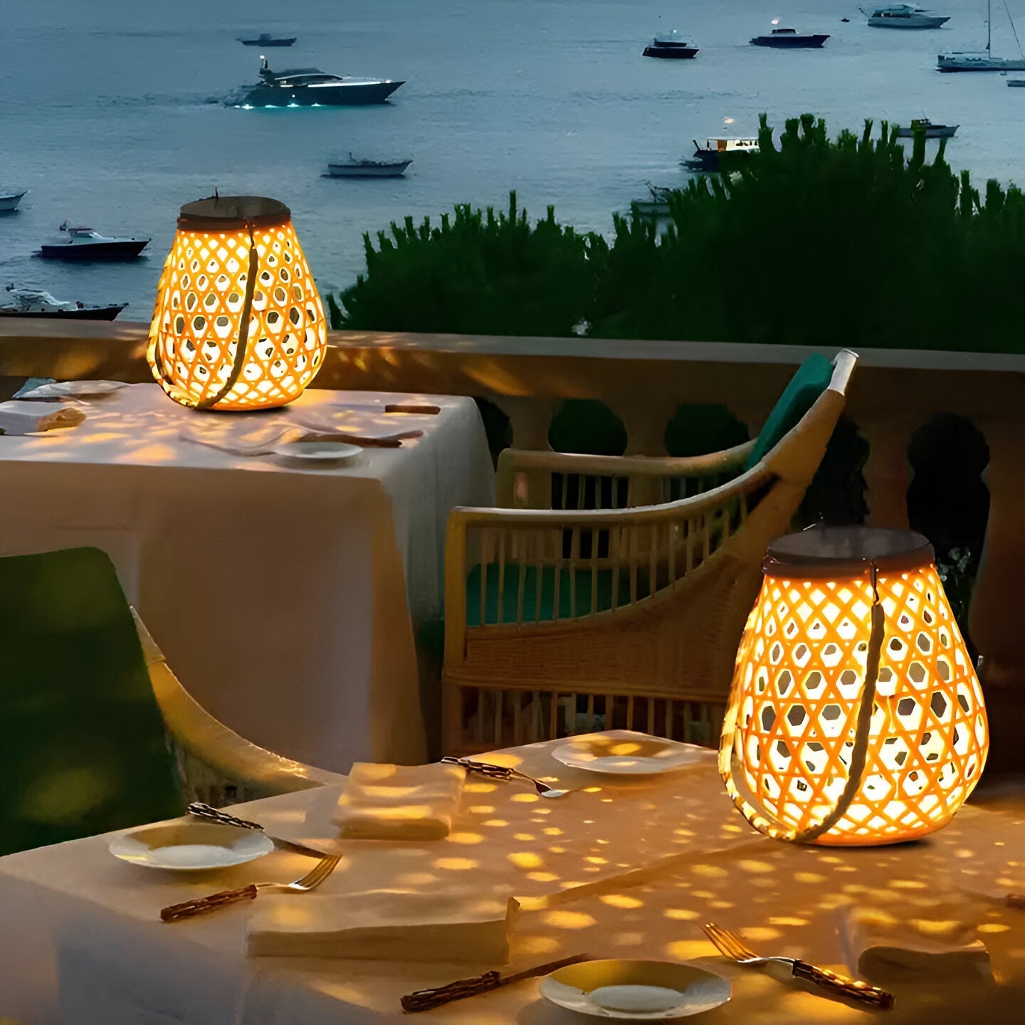 Isavora - Solar Garden Lamp with Woven Bamboo Appearance
