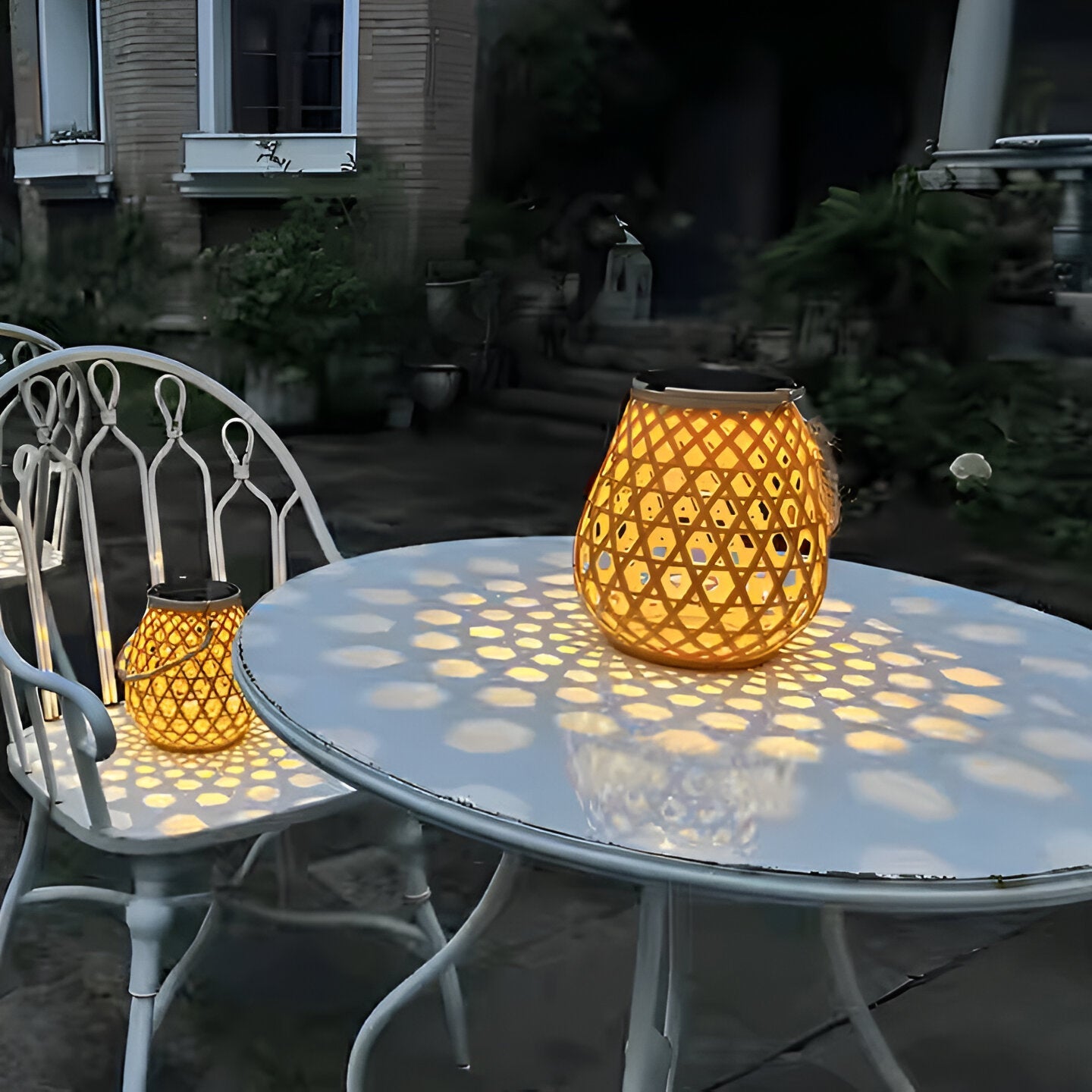 Isavora - Solar Garden Lamp with Woven Bamboo Appearance