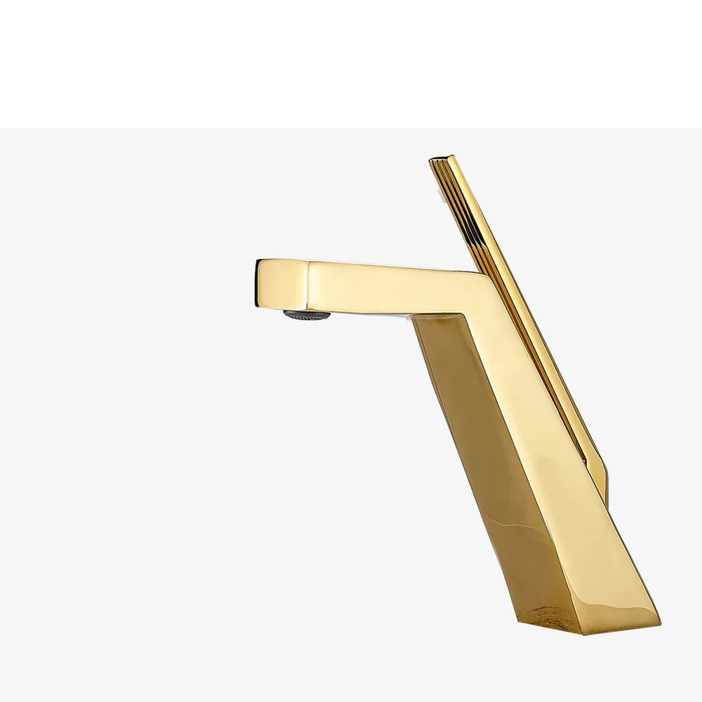 HydraForm: Metal Single-Lever Basin Mixer – Modern Design for Stylish Bathrooms