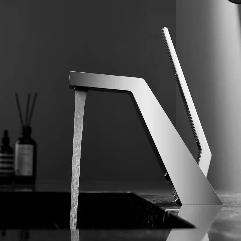 HydraForm: Metal Single-Lever Basin Mixer – Modern Design for Stylish Bathrooms
