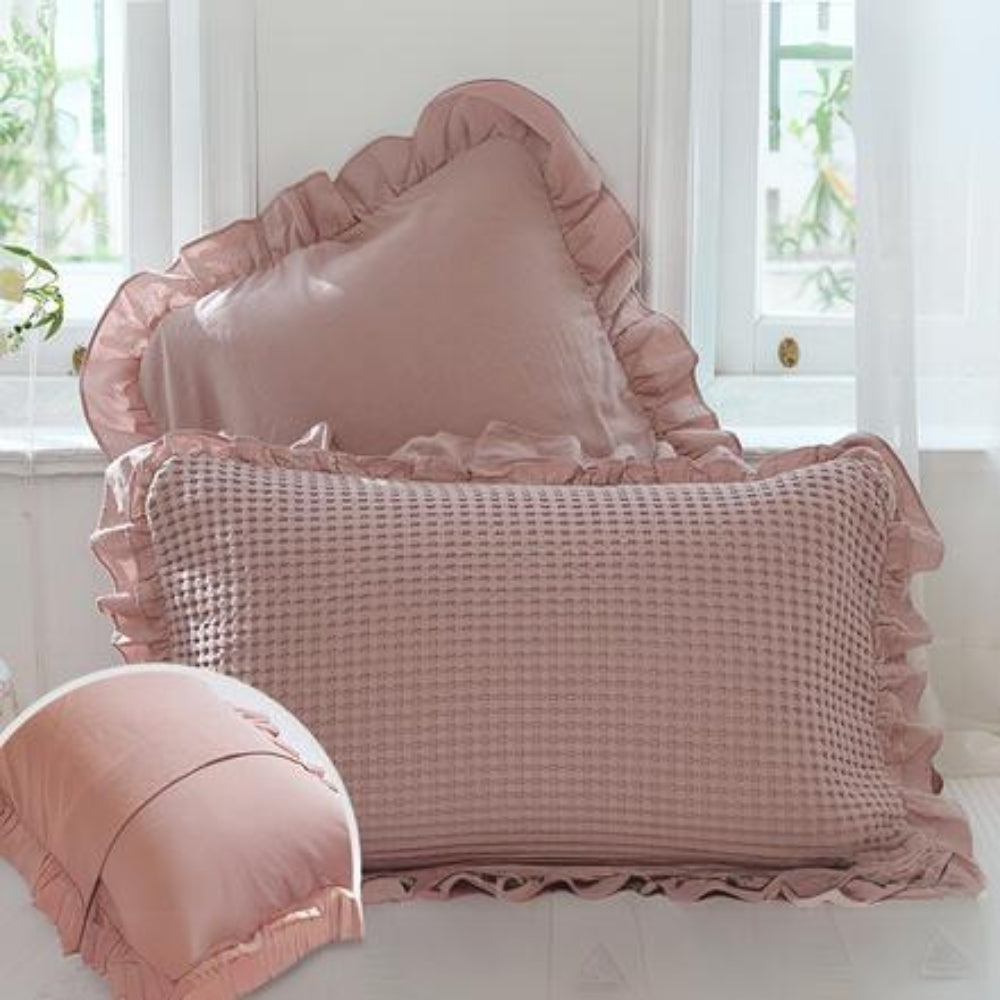 HyggeSpitze: Cotton Cushion Cover in Waffle Look with Ruffles – Decorative & Durable (Set of 2)