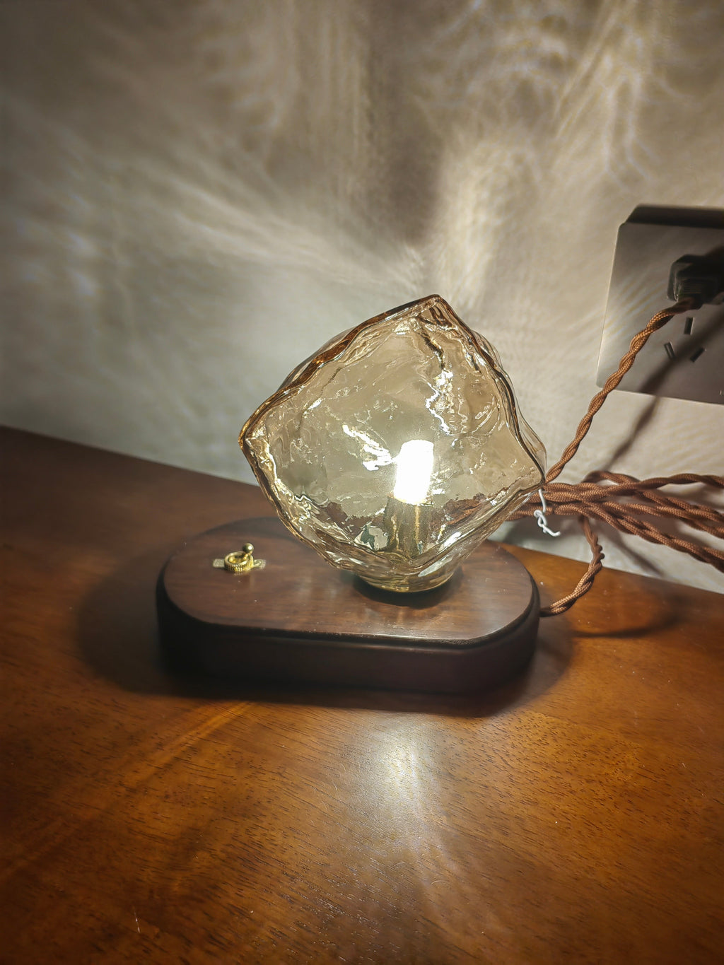 Lucerra – Table Lamp Frosted Glass With Motion Sensor
