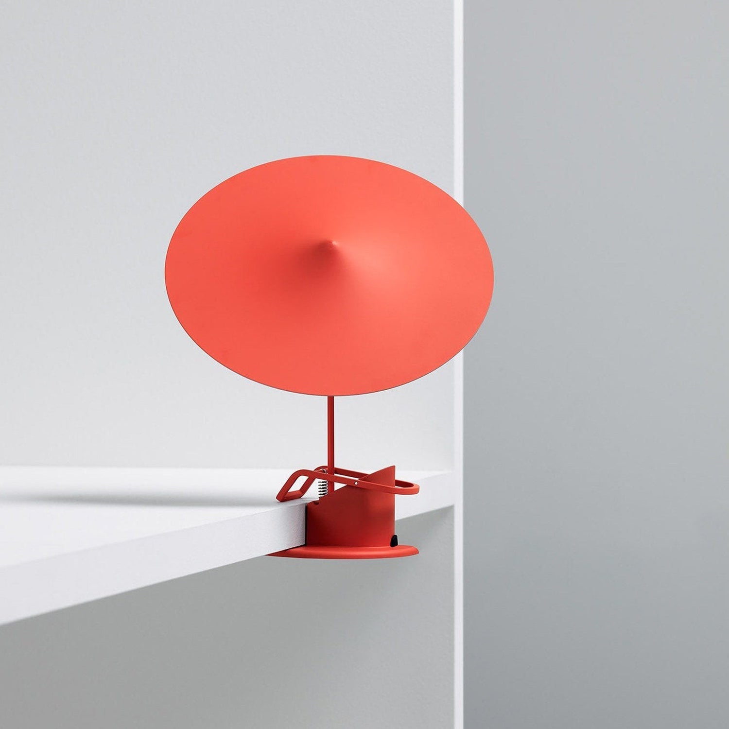Ile Adjustable Clip-On LED Table Lamp