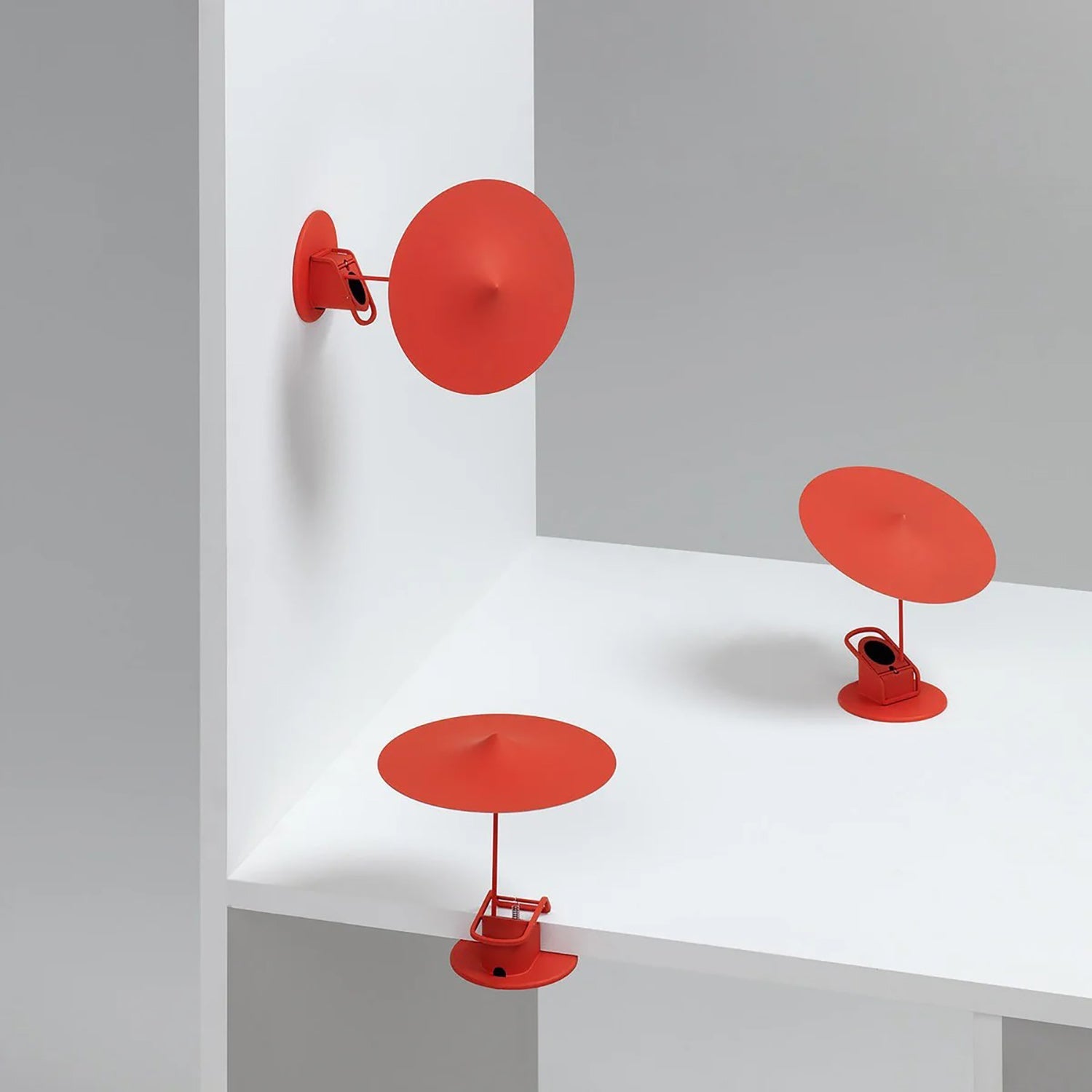 Ile Adjustable Clip-On LED Table Lamp