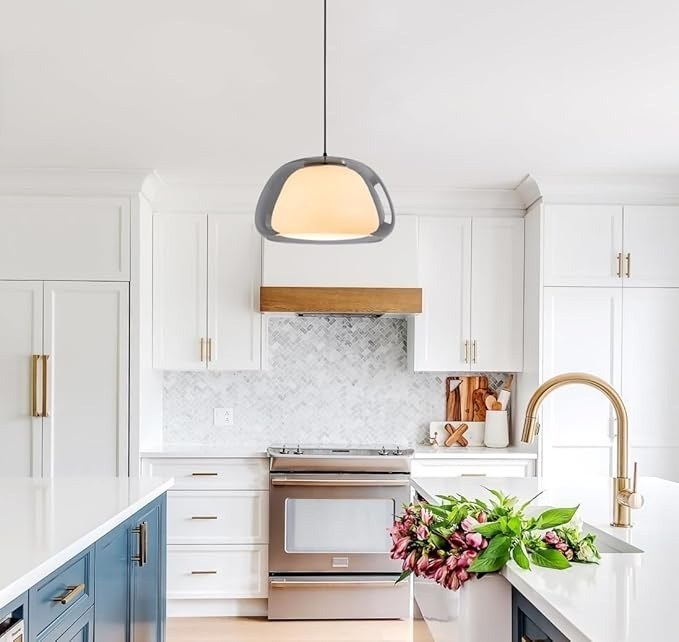 Jellura: Pendant Light made of White Glass with Diffuser in Modern Jelly Shape – for Stylish Room Lighting