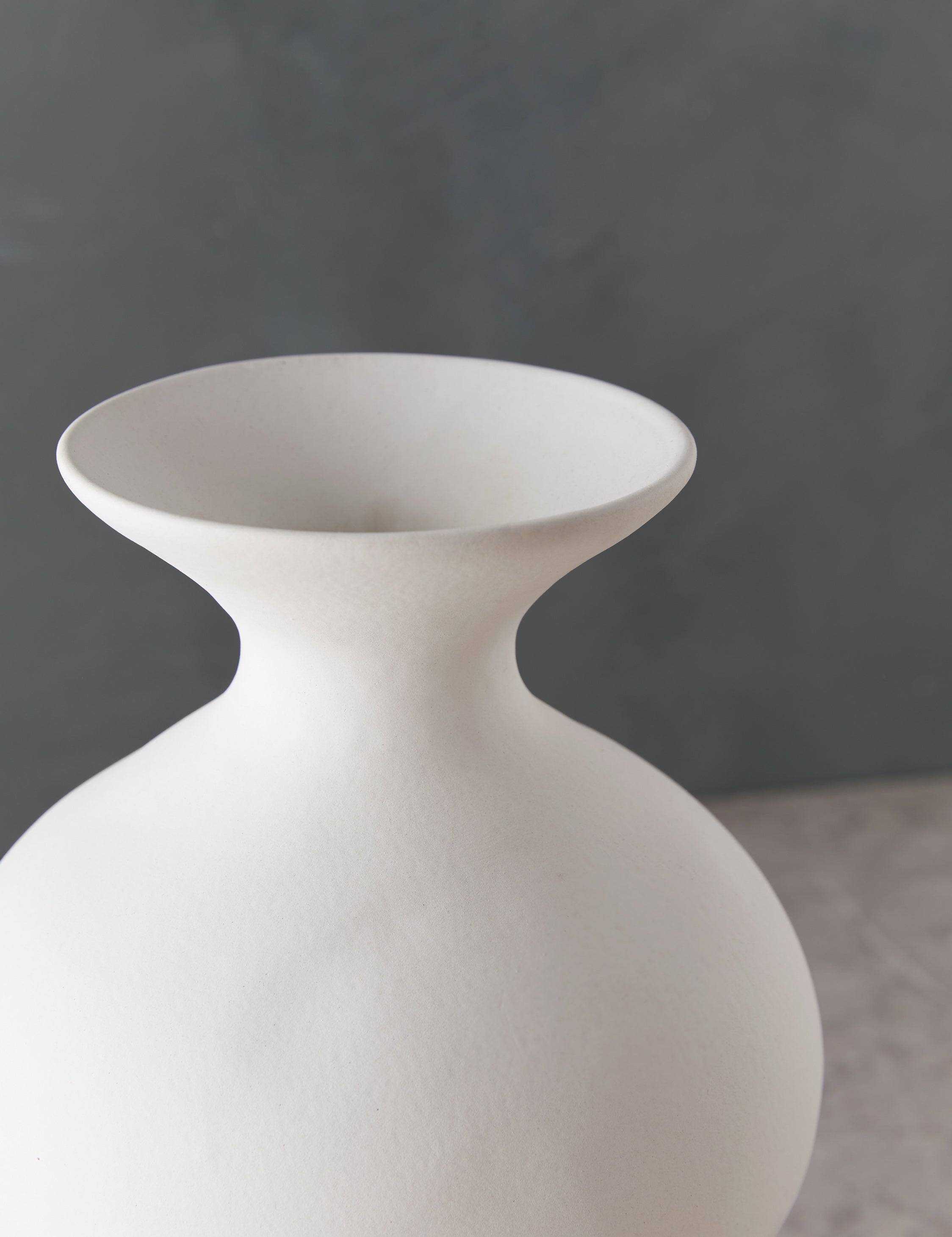 Calyx Vase | Bulbous Shape, Sculptural Silhouette