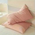 KaroTraum: Checkered Pillowcase – Soft & Easy Care for Bedroom (1 Piece)