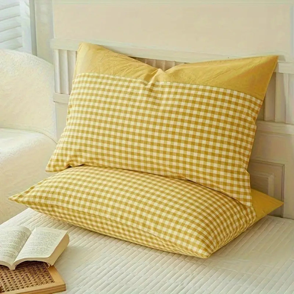 KaroTraum: Checkered Pillowcase – Soft & Easy Care for Bedroom (1 Piece)