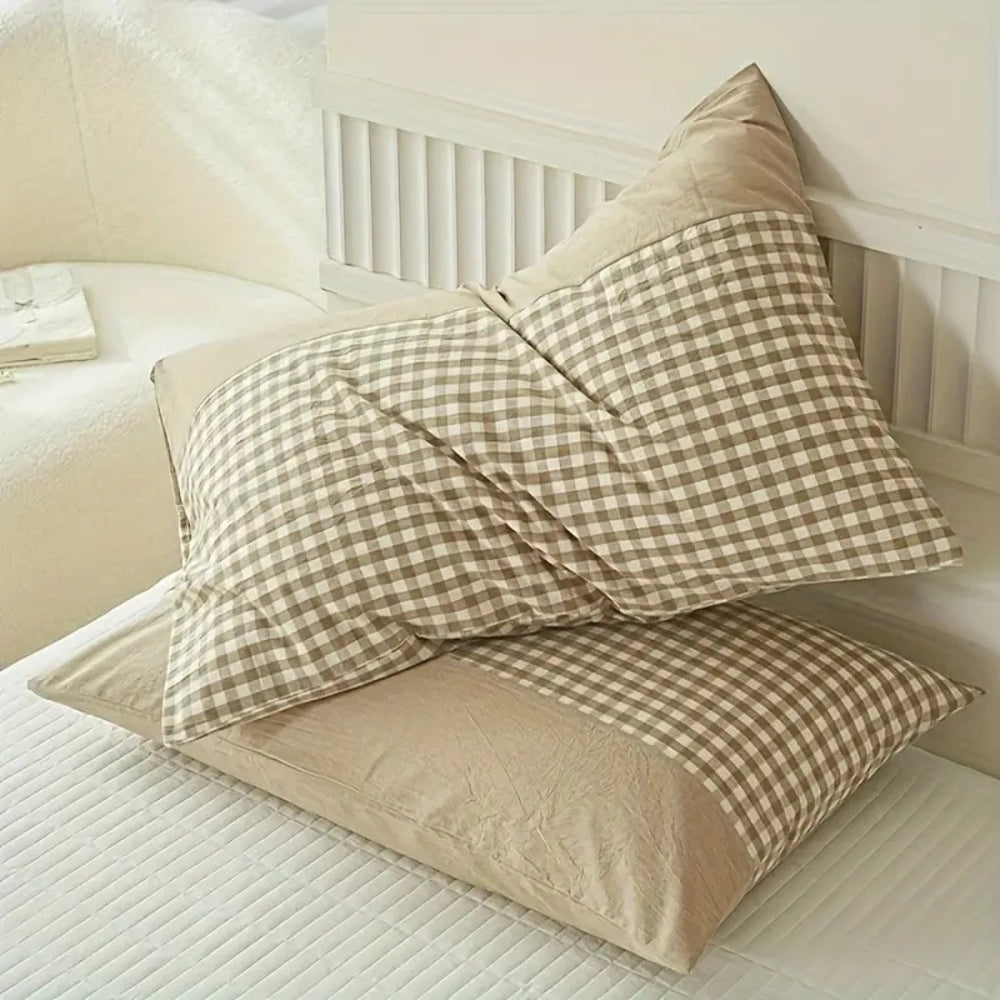 KaroTraum: Checkered Pillowcase – Soft & Easy Care for Bedroom (1 Piece)