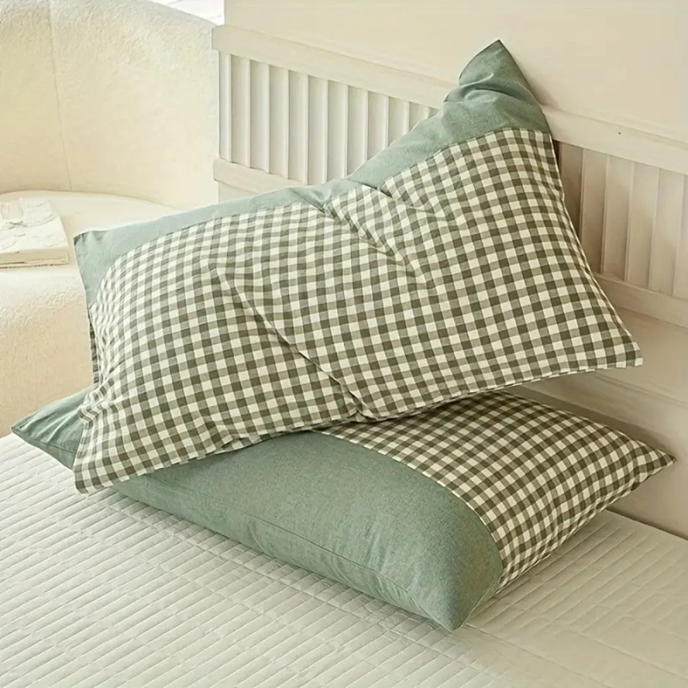 KaroTraum: Checkered Pillowcase – Soft & Easy Care for Bedroom (1 Piece)