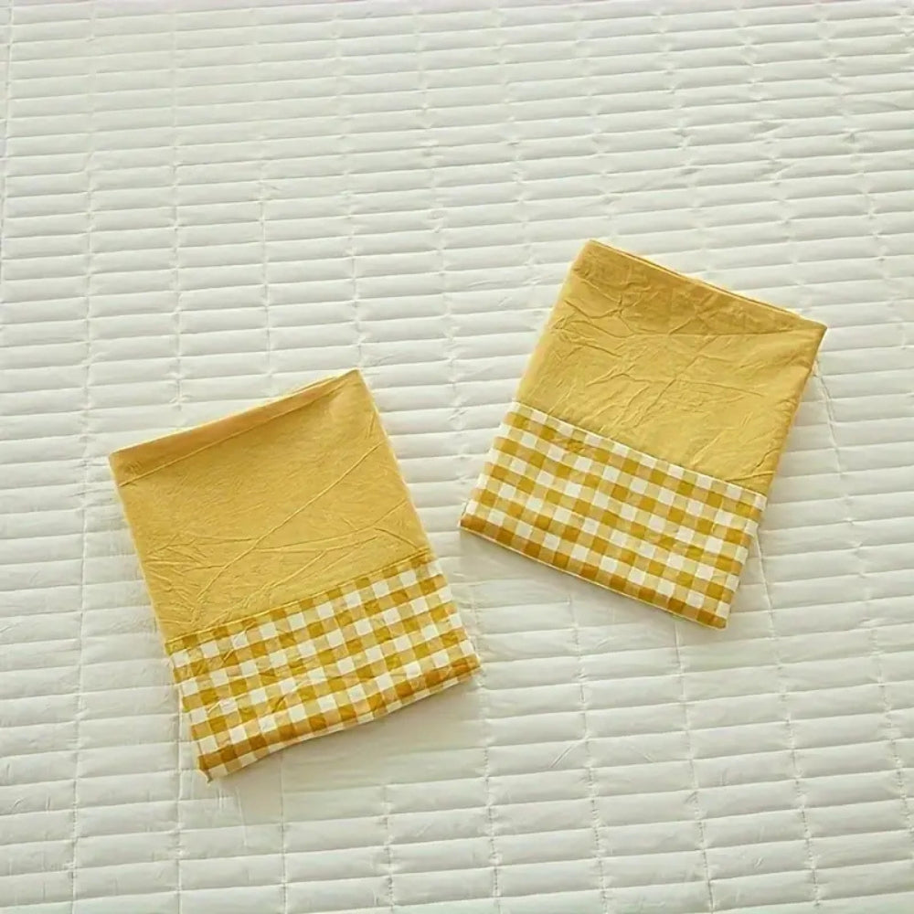 KaroTraum: Checkered Pillowcase – Soft & Easy Care for Bedroom (1 Piece)