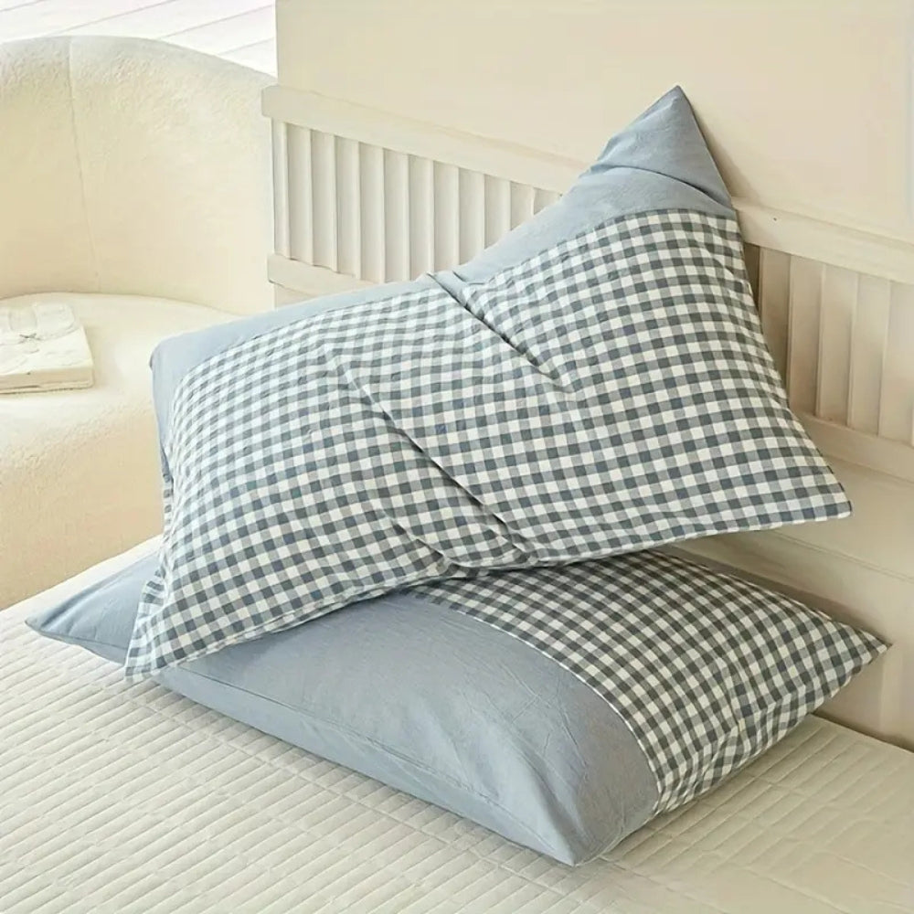KaroTraum: Checkered Pillowcase – Soft & Easy Care for Bedroom (1 Piece)