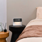 KlarBlick: Modern Desk Clock with Dimmable LED Light & Inductive Charging Station – for Home Office & Nightstand