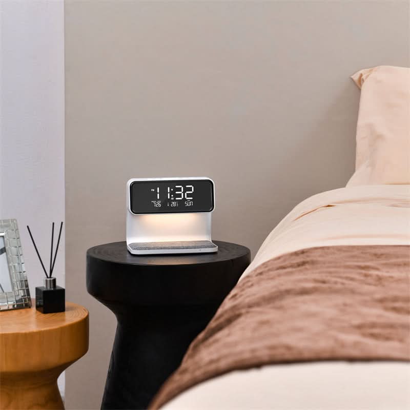 KlarBlick: Modern Desk Clock with Dimmable LED Light & Inductive Charging Station – for Home Office & Nightstand