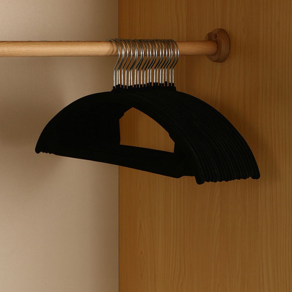 KleiderForm: Non-slip Hangers in Curved Design – Space-saving & Ideal for Shirts, Blouses & Dresses (Set of 10)